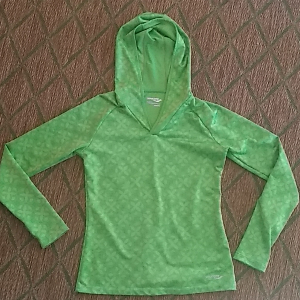 Women's small Saucony sport top